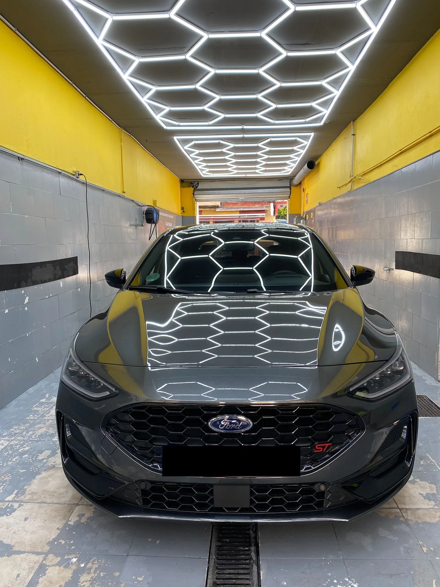 Ford Focus ST: lavadero de coches en nuestro lavadero de San Pedro de Alcántara