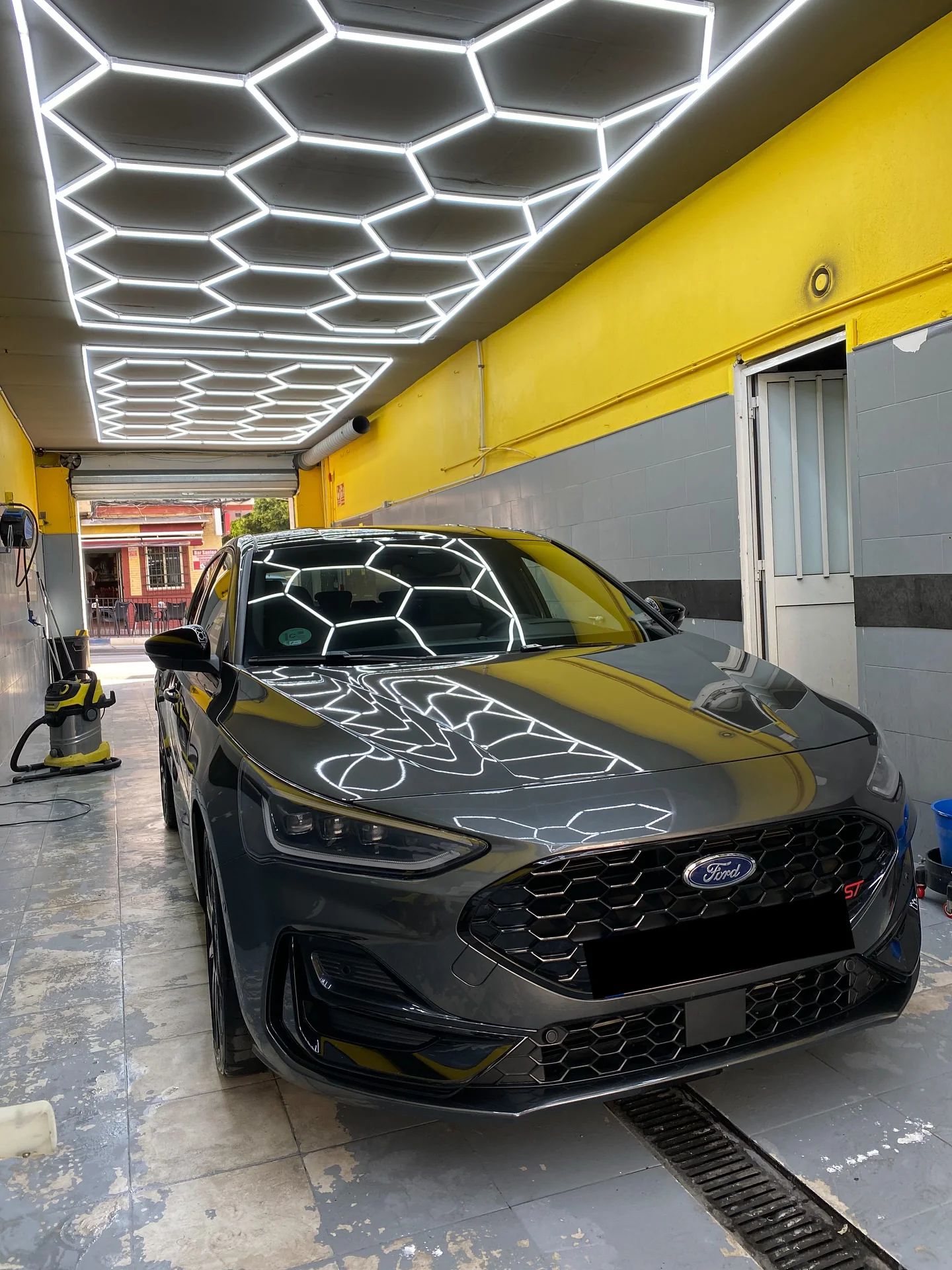 Ford Focus ST: lavadero de coches en nuestro lavadero de San Pedro de Alcántara