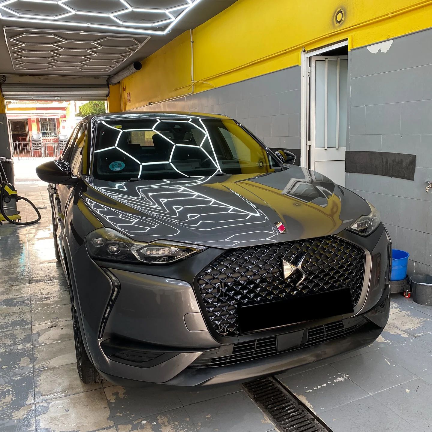DS 3: lavado a mano en nuestro lavadero de San Pedro de Alcántara, Marbella