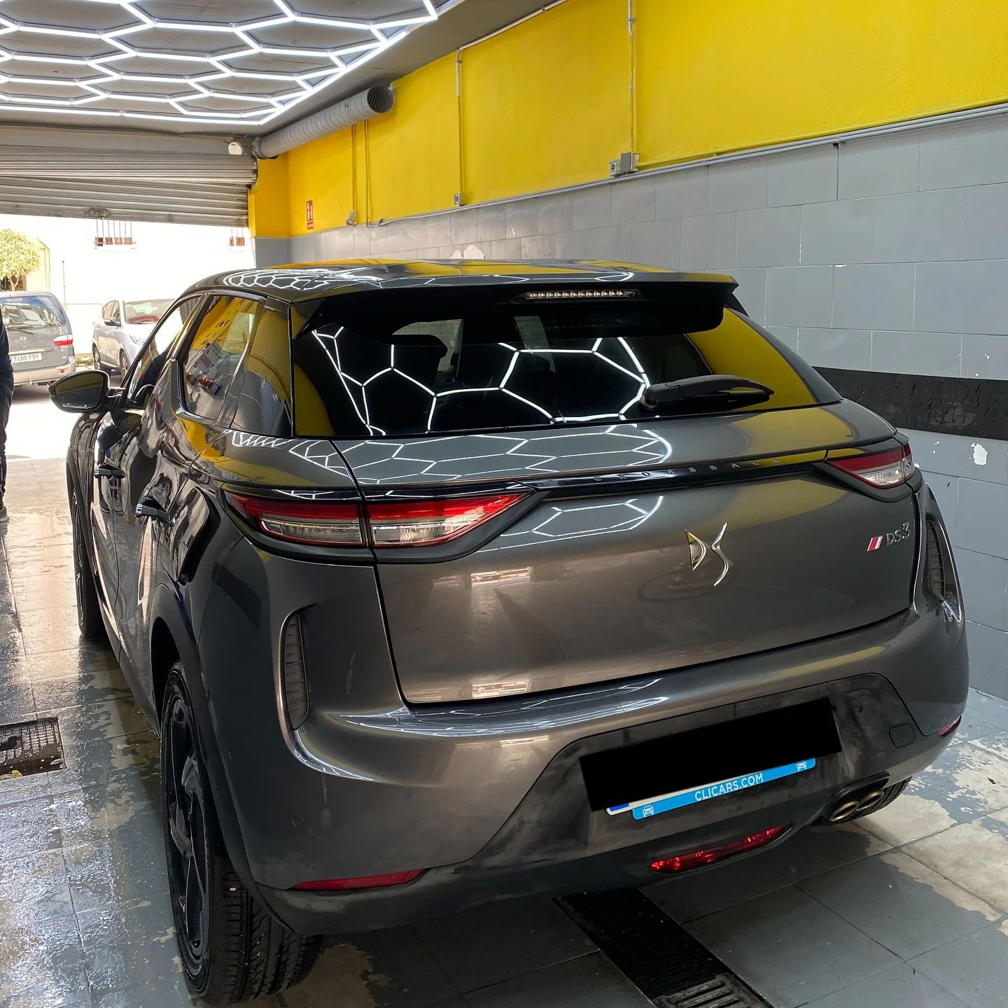 DS 3: lavado a mano en nuestro lavadero de San Pedro de Alcántara, Marbella