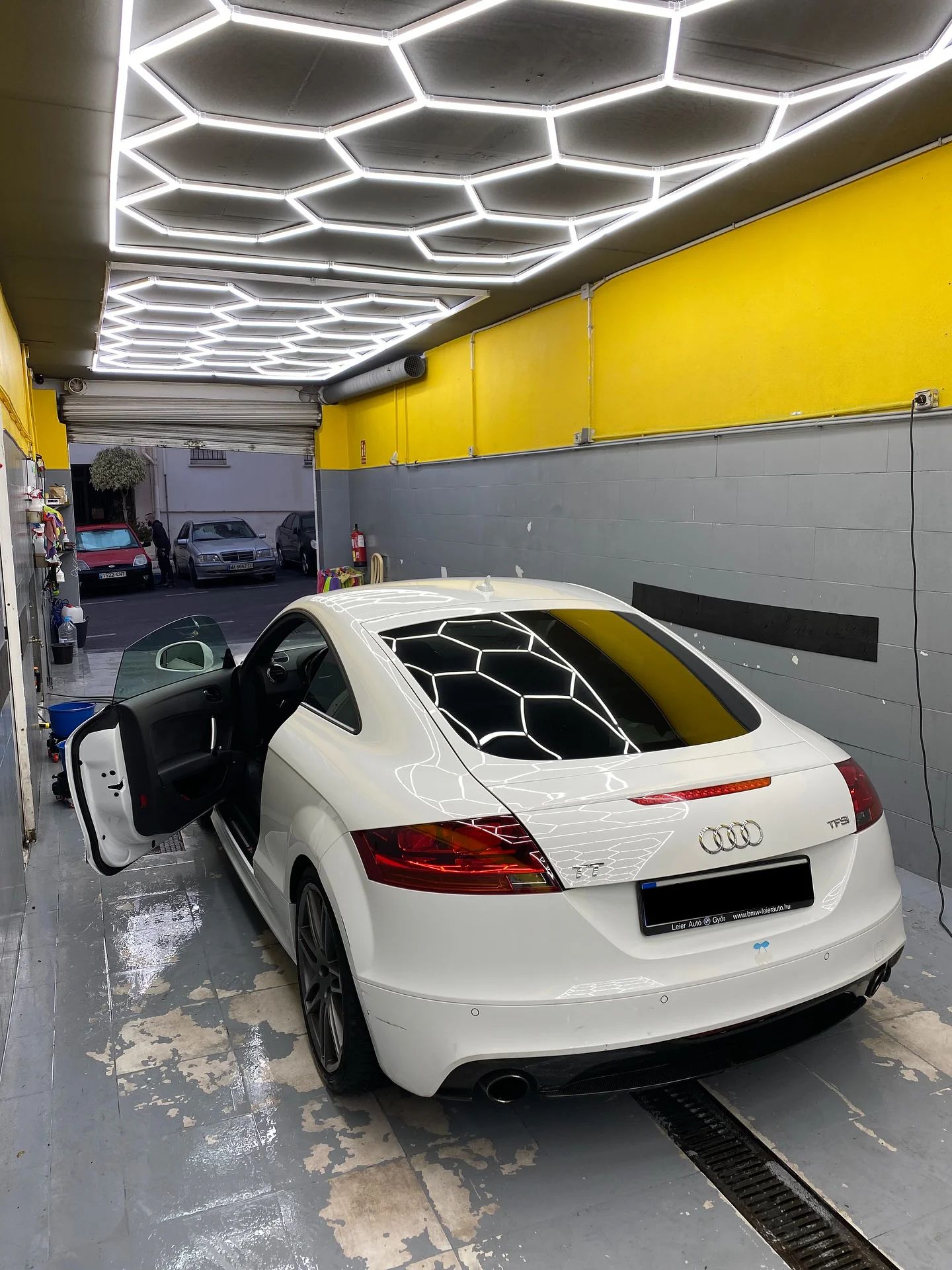 Audi TT: lavado de coches en nuestro lavadero de San Pedro de Alcántara