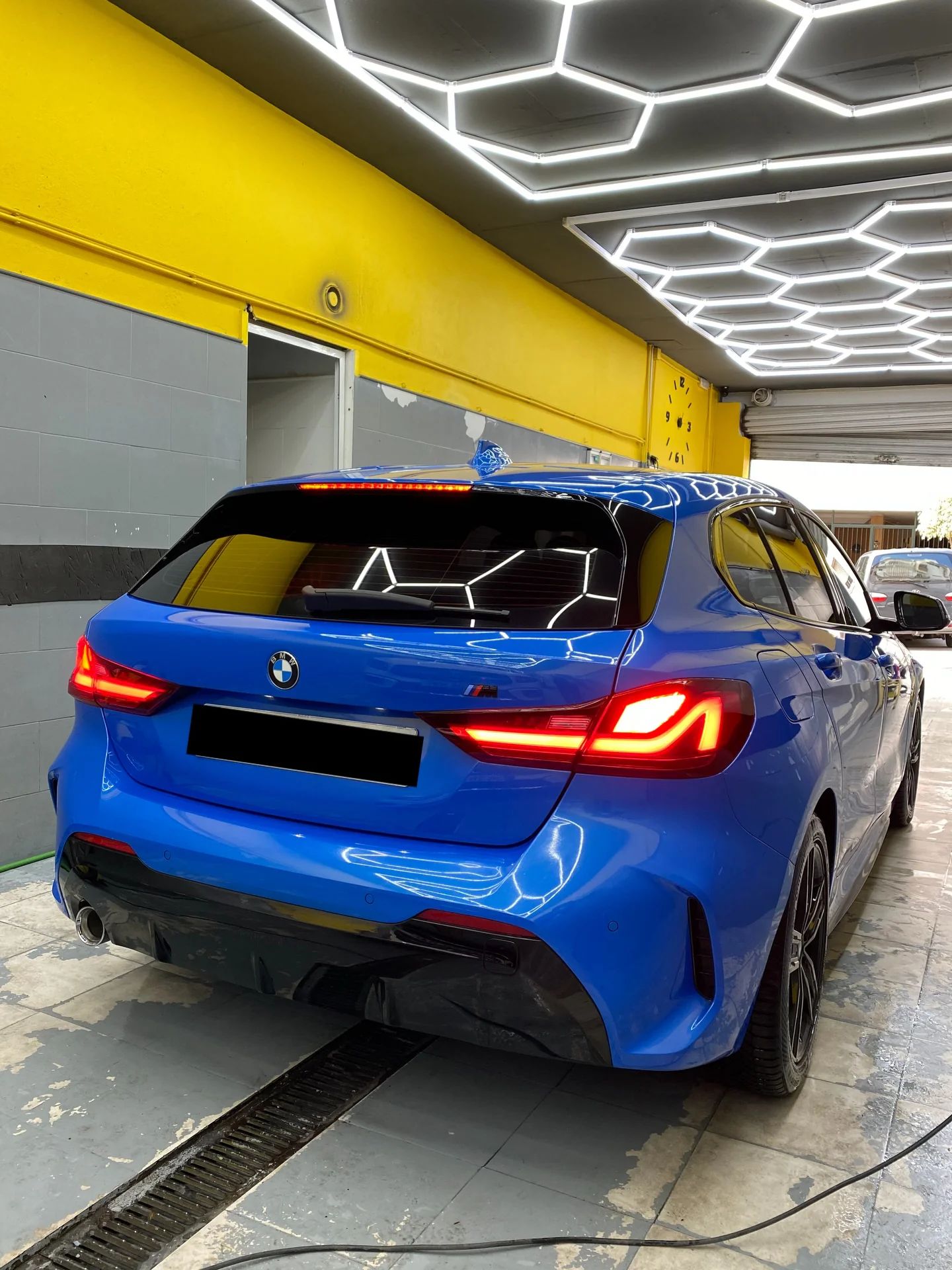 BMW Serie 1: lavado de coches en nuestro lavadero de San Pedro de Alcántara